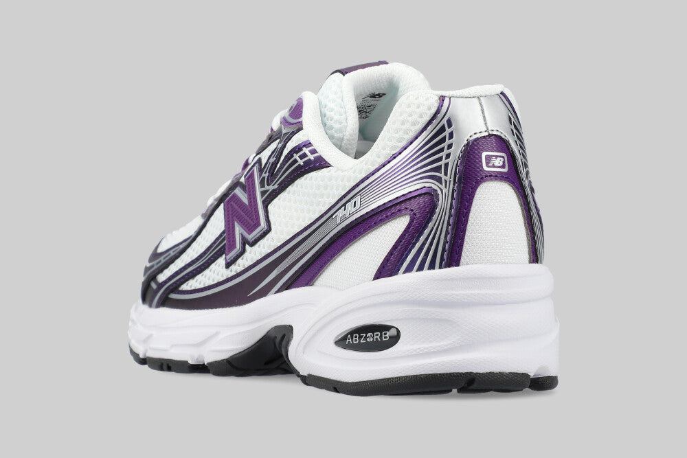 New Balance 740 &