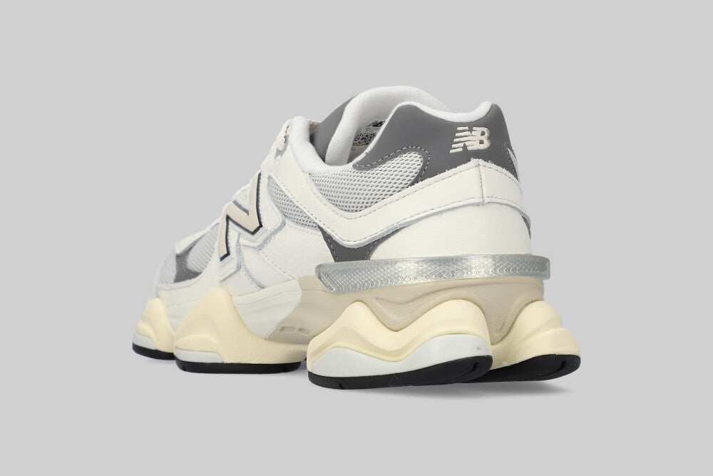 New Balance 9060 &