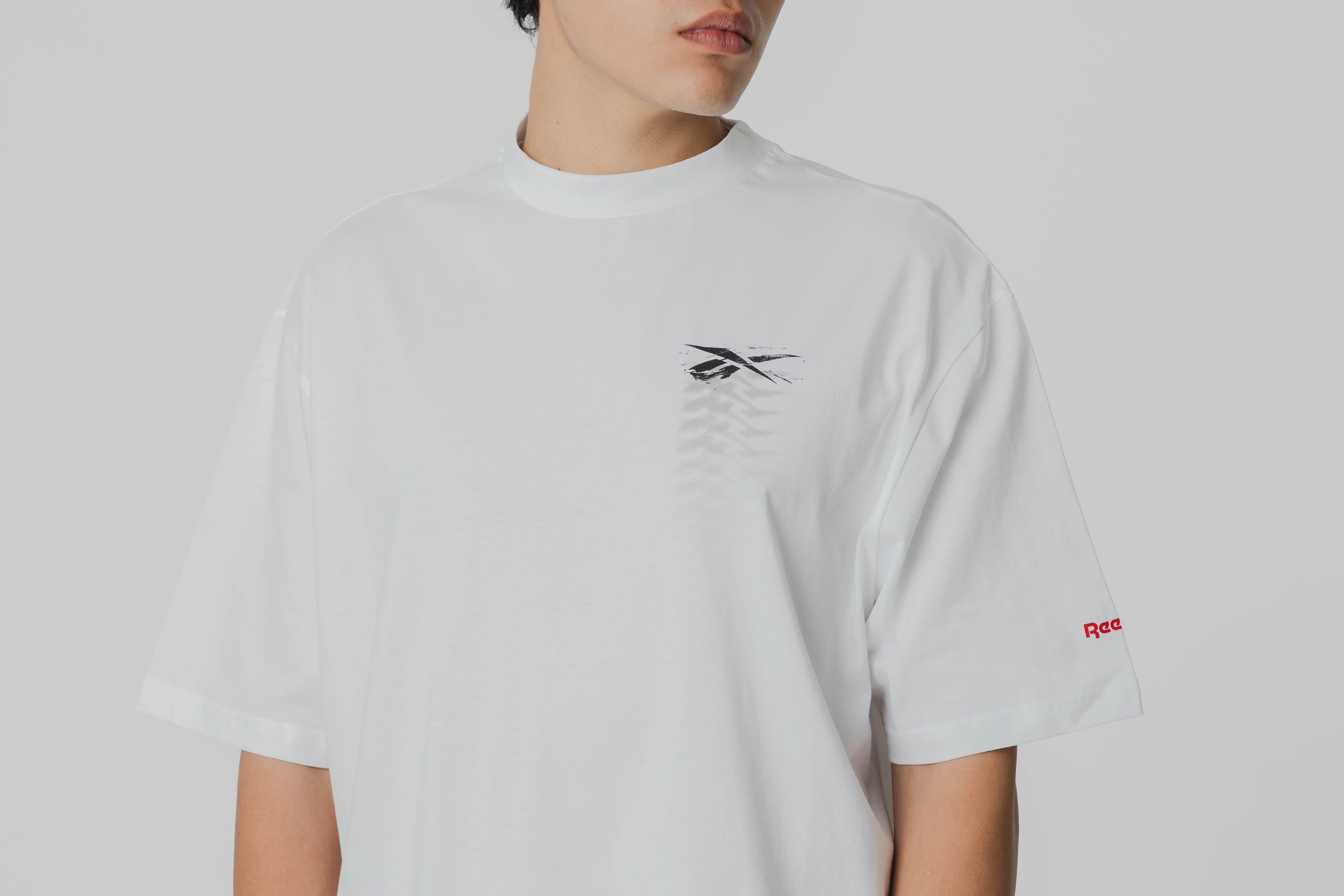 Reebok x ANUEL AA Graphic Tee - 100260532 APP - TOP - UNISEX - ADULT - QS - FA - 25 en Lust México