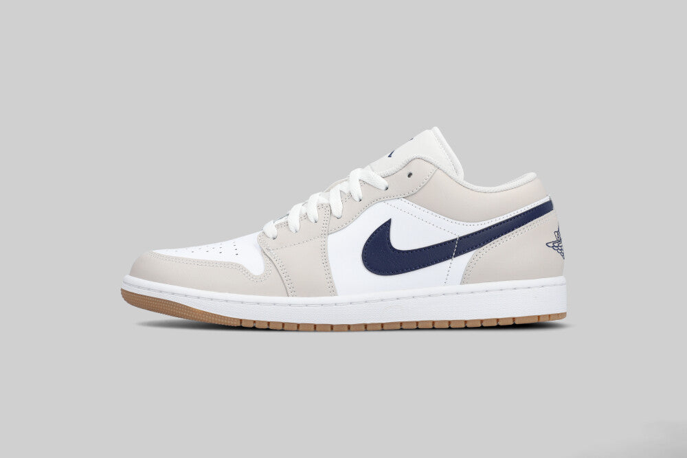 Air Jordan 1 Low 'White and Midnight Navy' - 553558-146