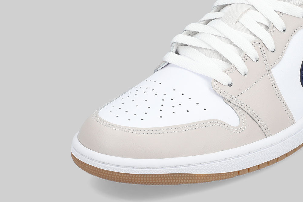 Air Jordan 1 Low 'White and Midnight Navy' - 553558-146
