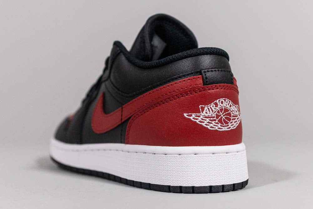 Air Jordan 1 Low &
