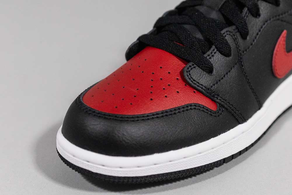 Air Jordan 1 Low &