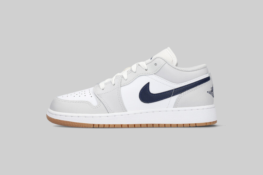 Air Jordan 1 Low 'White and Midnight Navy' (GS)