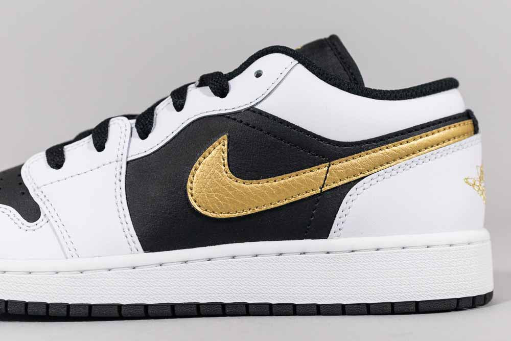 Jordan 1 Low &