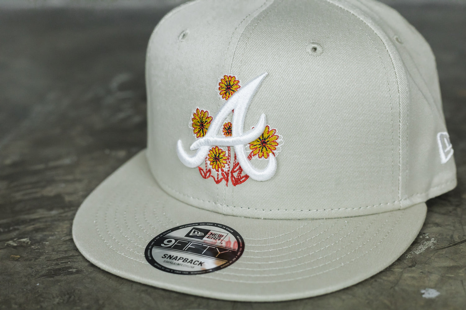 New Era Atlanta Braves Flower Icon 9Fifty Cap