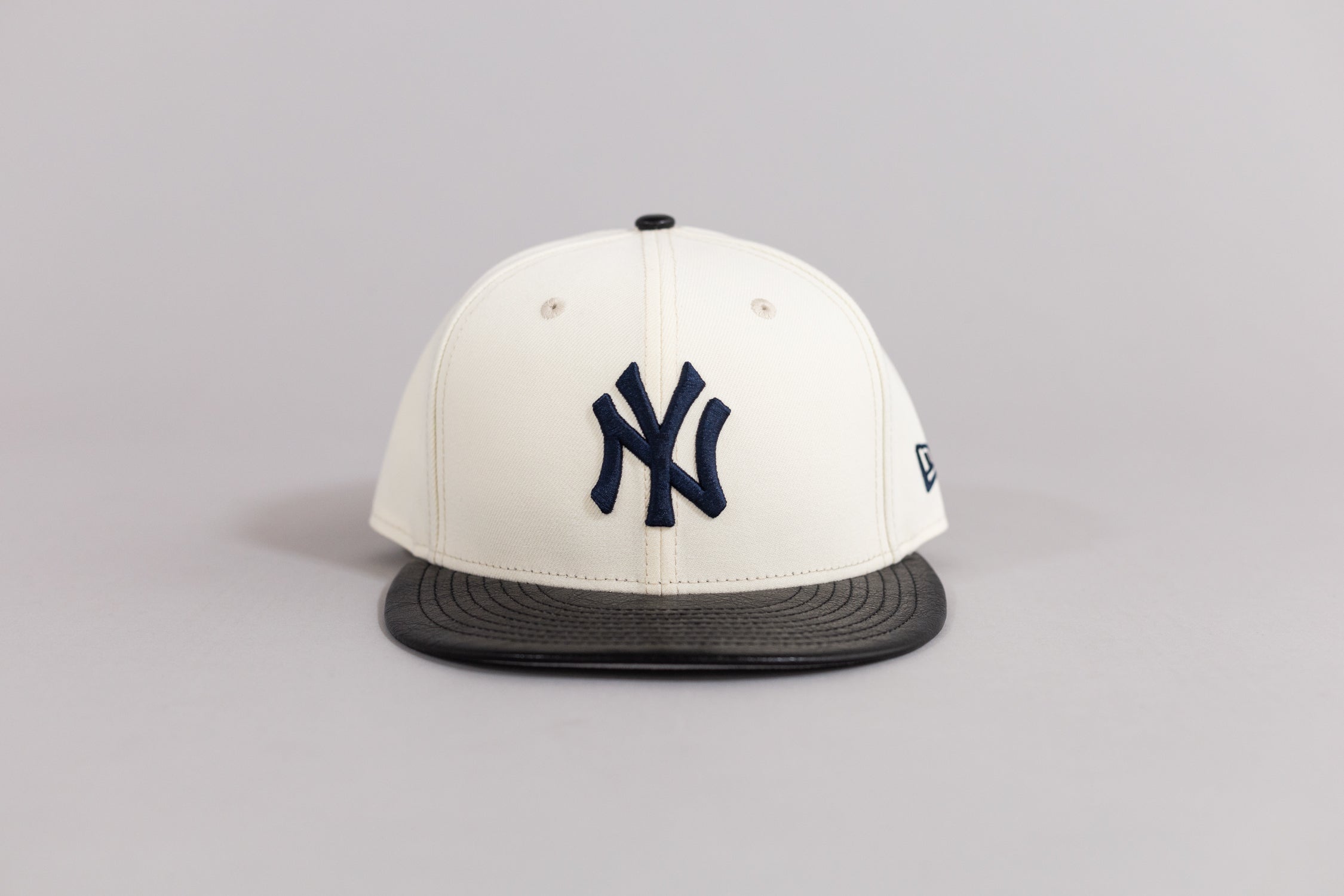 New Era New York Yankees Leather Visor 59Fifty Cap