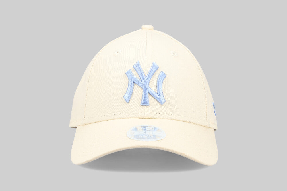 Women's New Era New York Yankees MLB  League Essentials 9Forty Strapback Cap - [sku] - Lust México