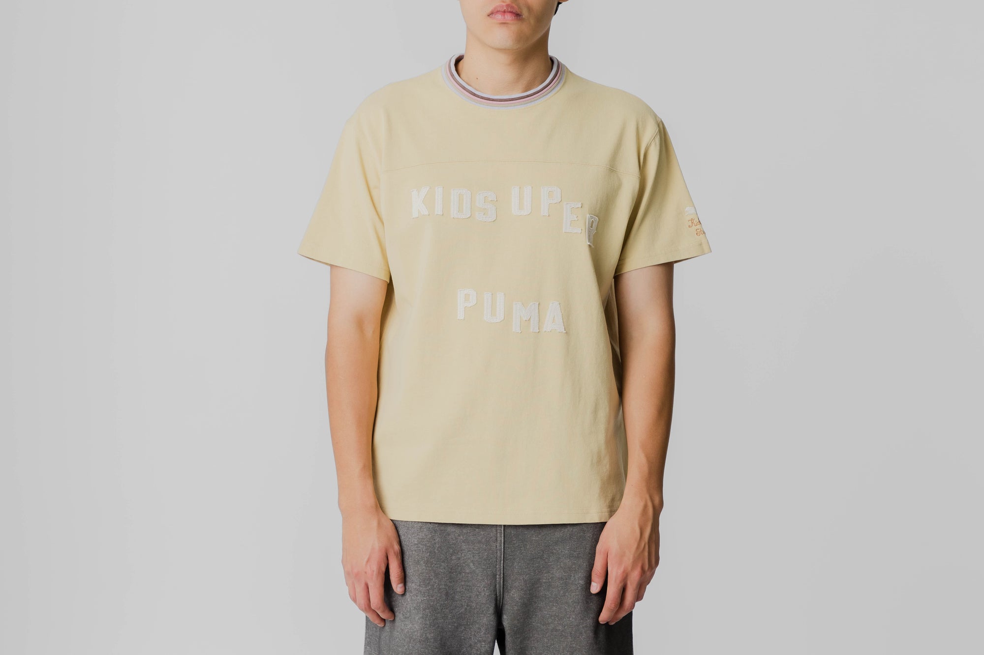 PUMA x KIDSUPER Graphic SS Tee APP - TOP - MEN - ADULT - INLINE - FA - 25 en Lust México