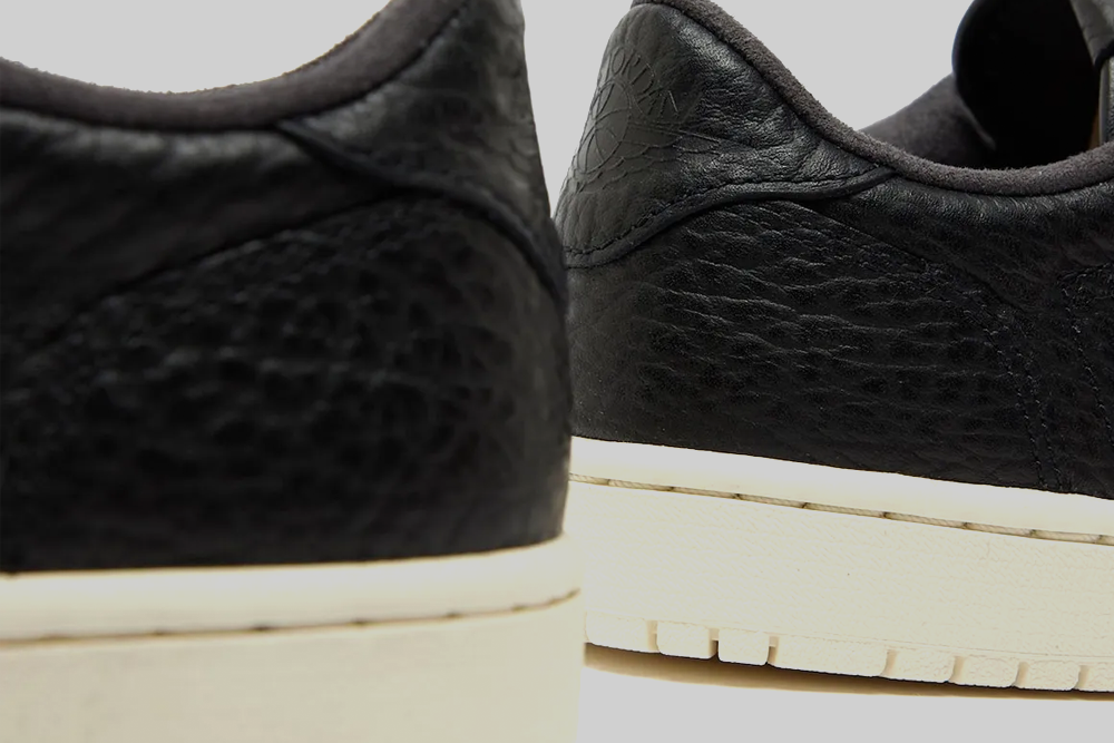 Air Jordan 1 Retro Low Swooshless 'Black'