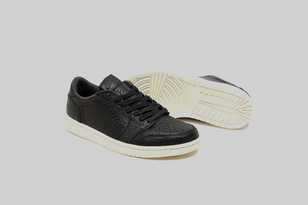 Air Jordan 1 Retro Low Swooshless 'Black'