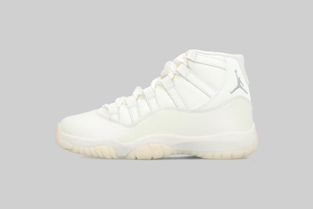Women's Air Jordan 11 'Pearl' - AR0715-110