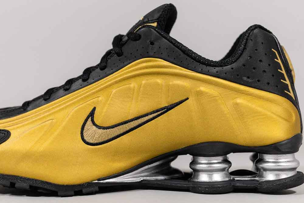 Women's Nike Shox R4 'Black and Metallic Gold' - [sku] - Lust México