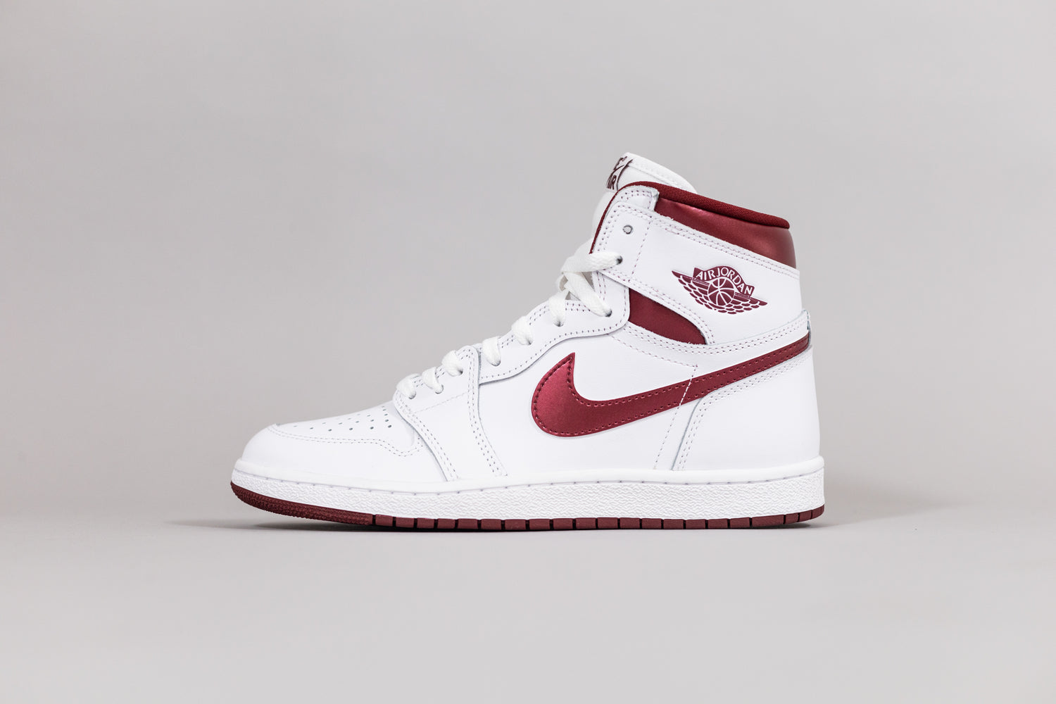 Air Jordan 1 High 85 &