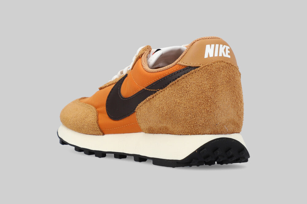 Nike Daybreak 'Flax and Monarch'