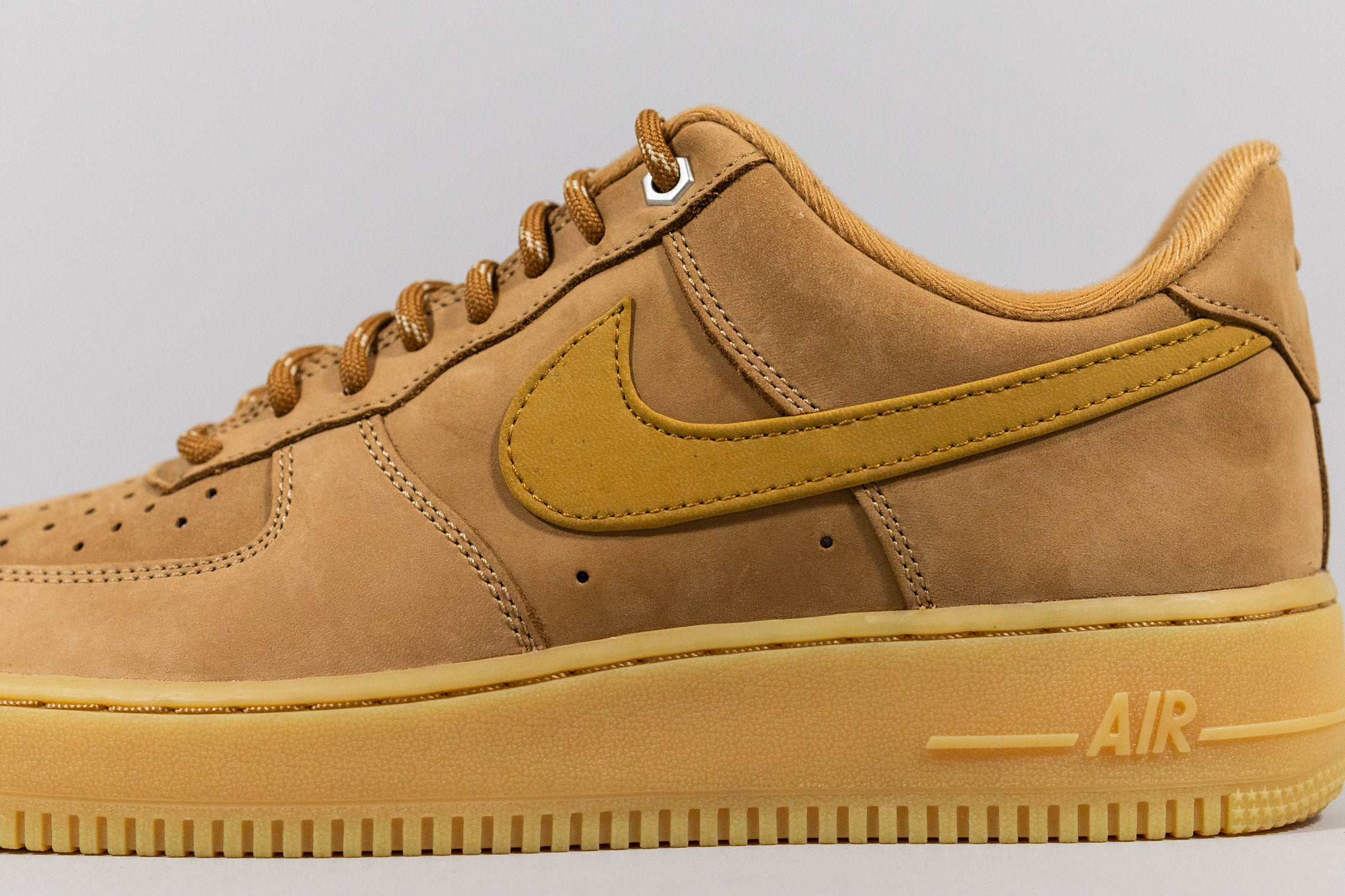 Nike Air Force 1 &