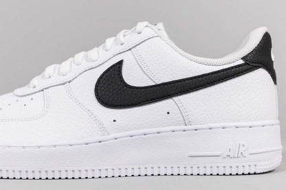 Nike Air Force 1 &