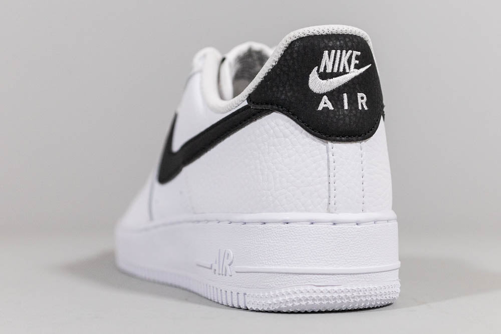 Nike Air Force 1 &
