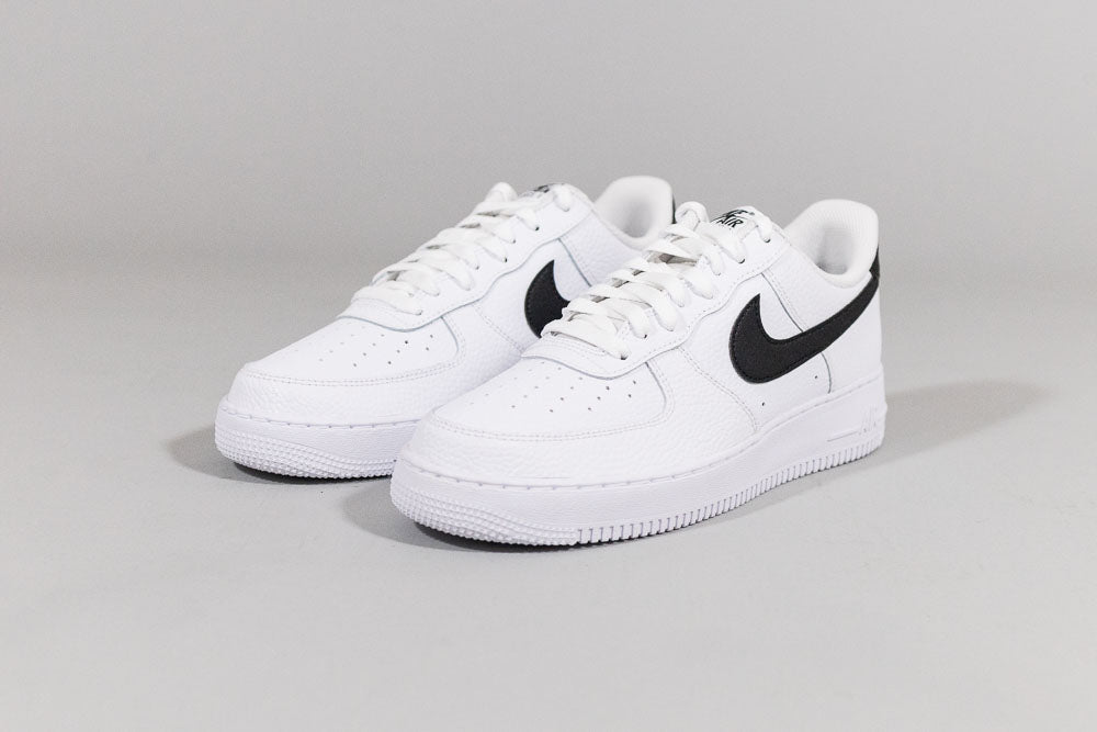 Nike Air Force 1 &