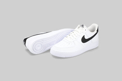 Nike Air Force 1 &
