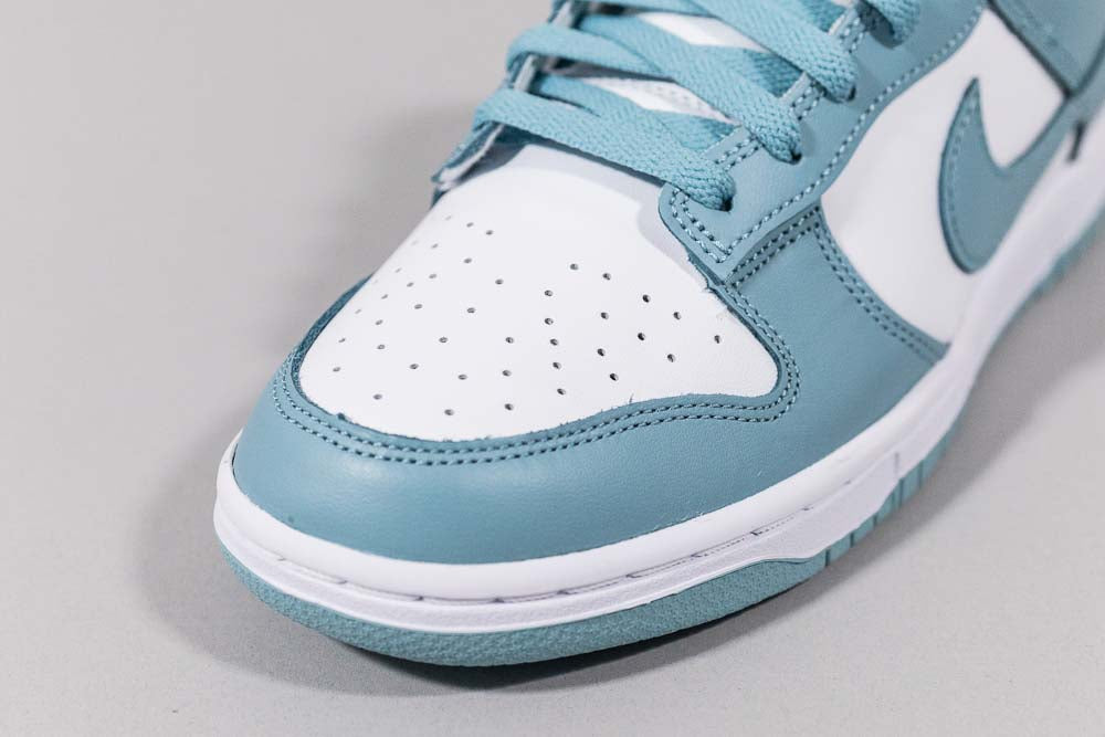 Nike Dunk Low &