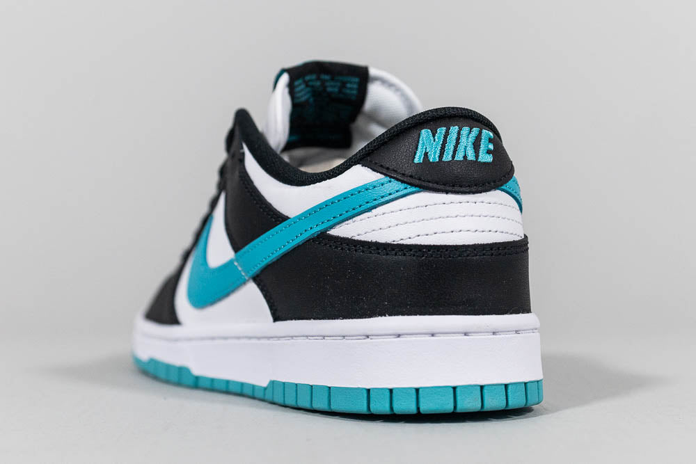 Nike Dunk Low &