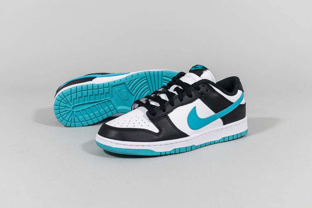 Nike Dunk Low &