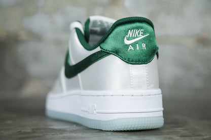 Nike Air Force 1 Low &