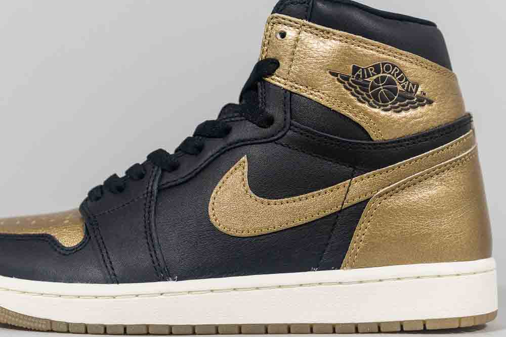 Jordan 1 retro negro con dorado online