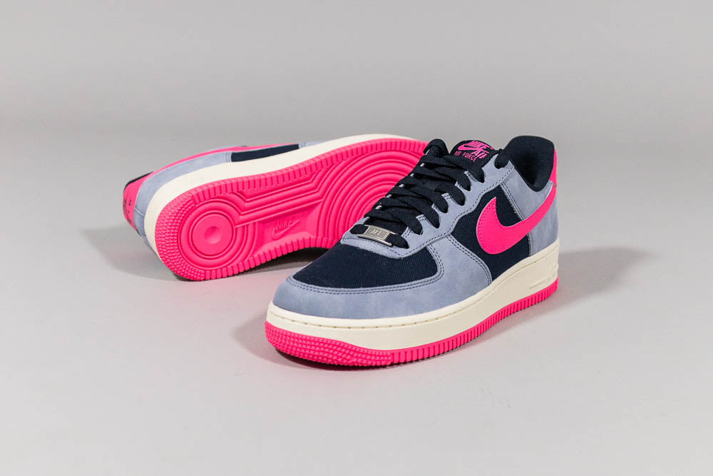 Nike Air Force 1 &