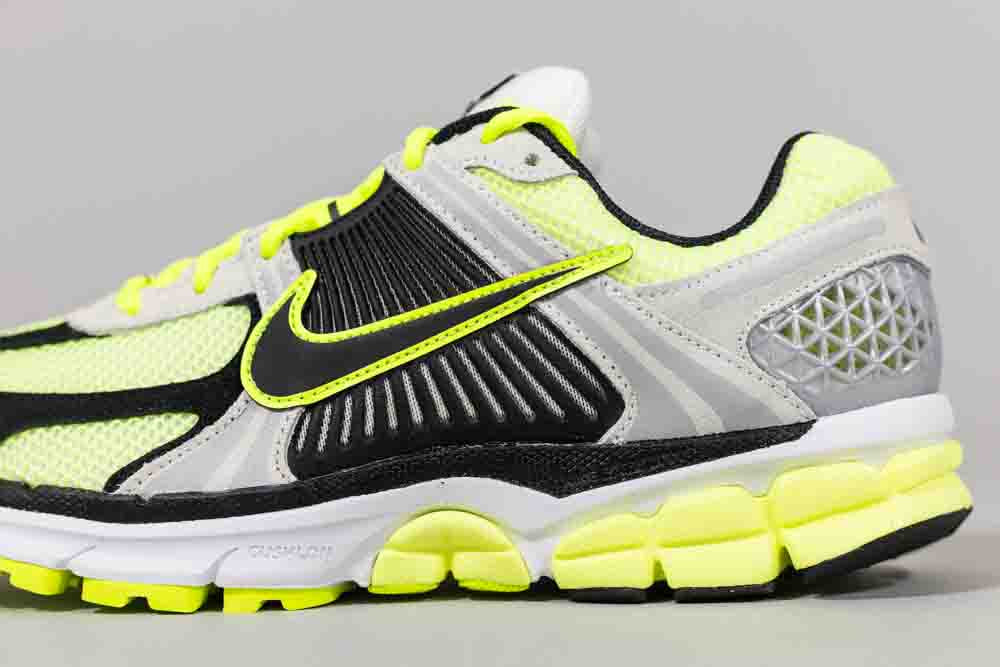 Nike Zoom Vomero 5 &