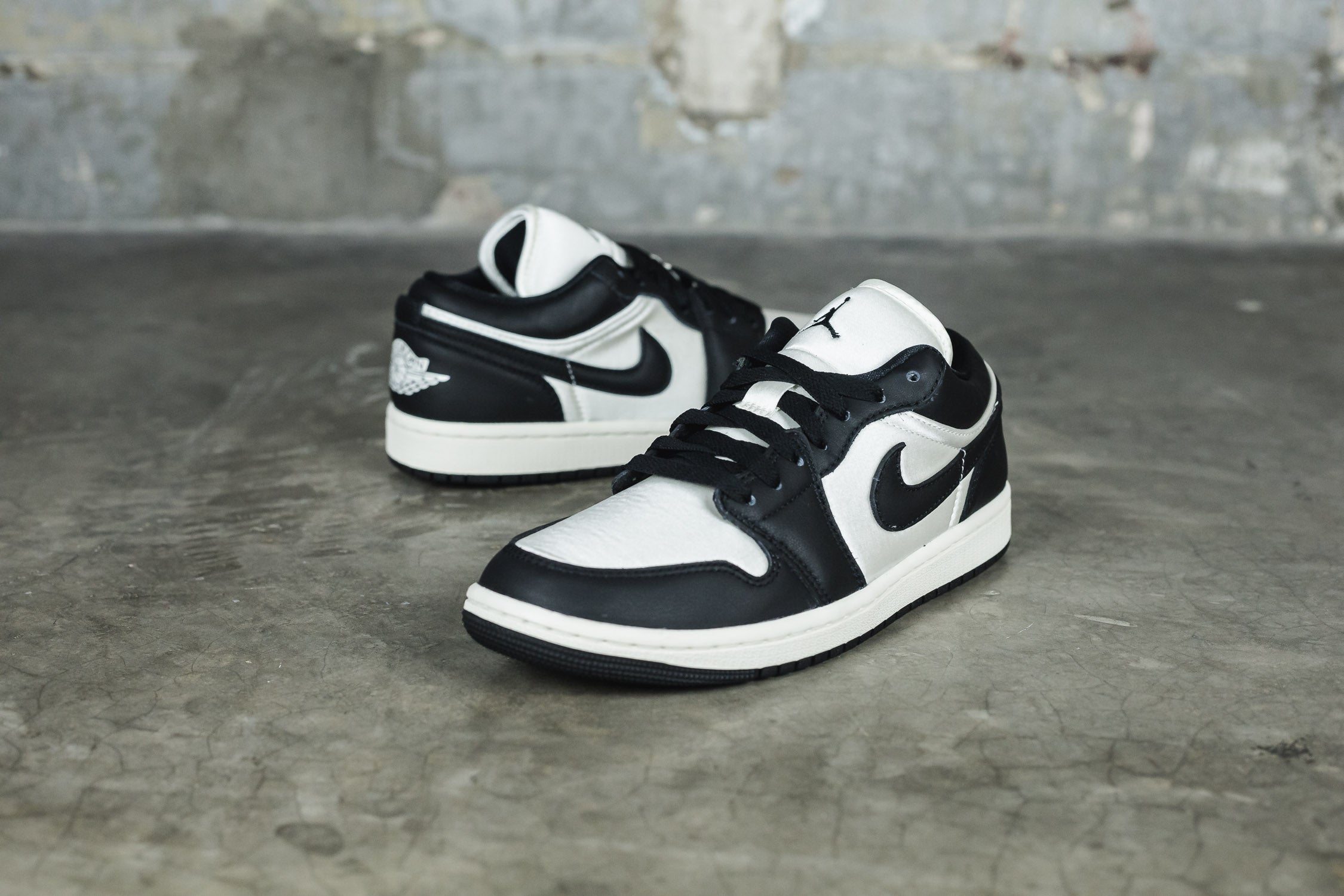 Women's Air Jordan 1 Low 'Vintage Panda'