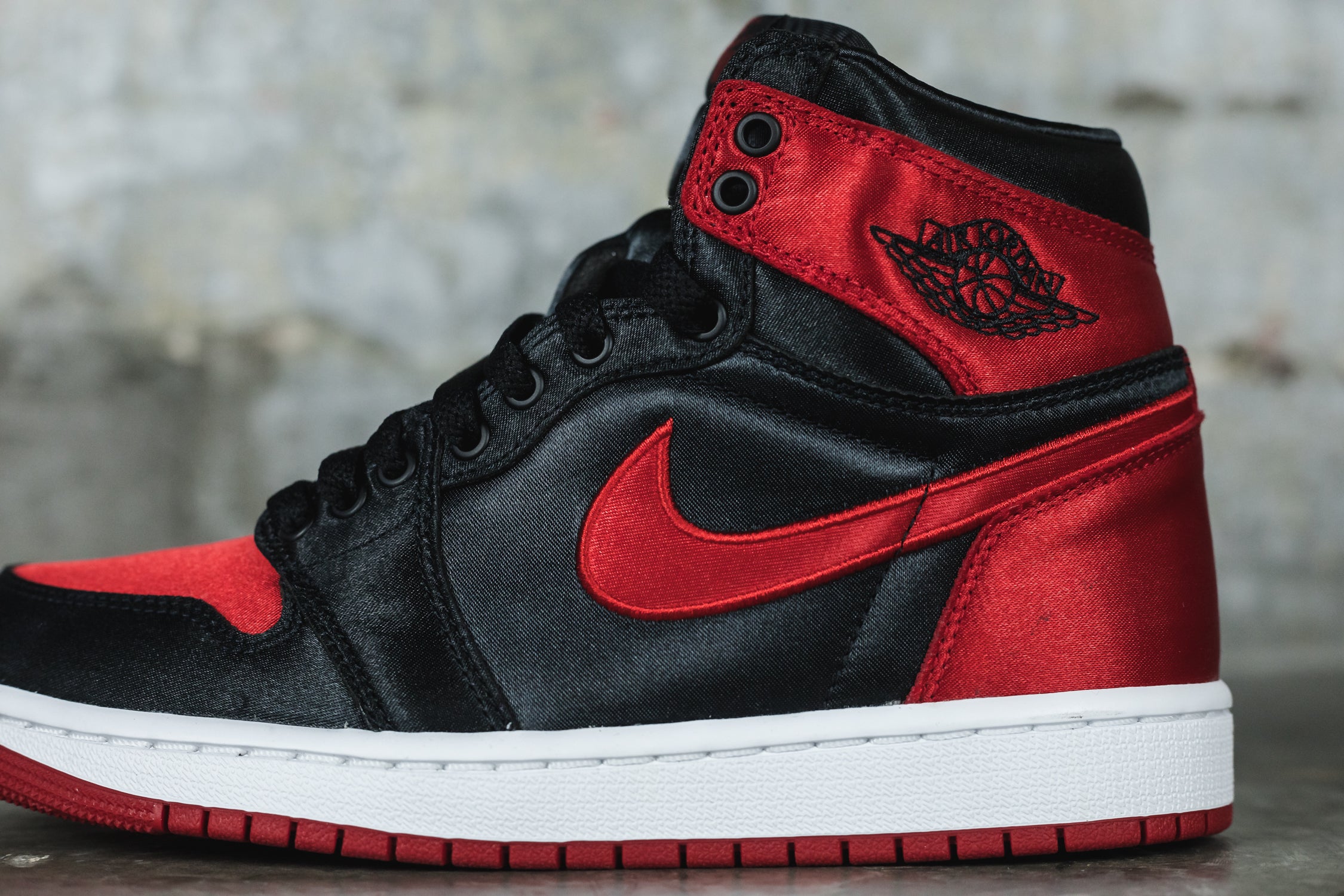 Women's Jordan 1 High OG 'Satin Bred'