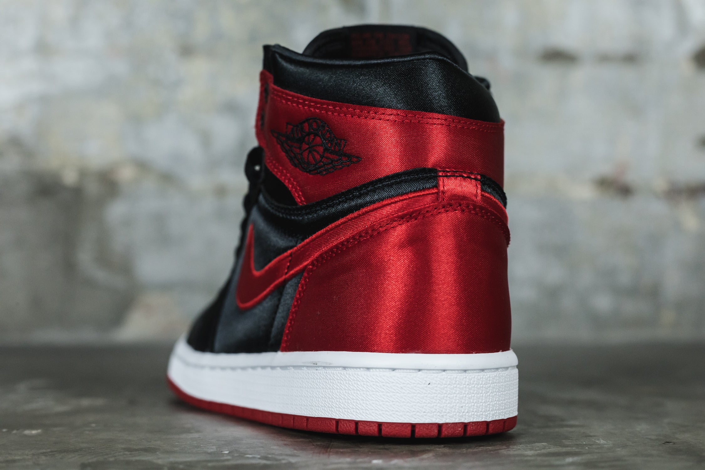 Women s Jordan 1 High OG Satin Bred Lust M xico