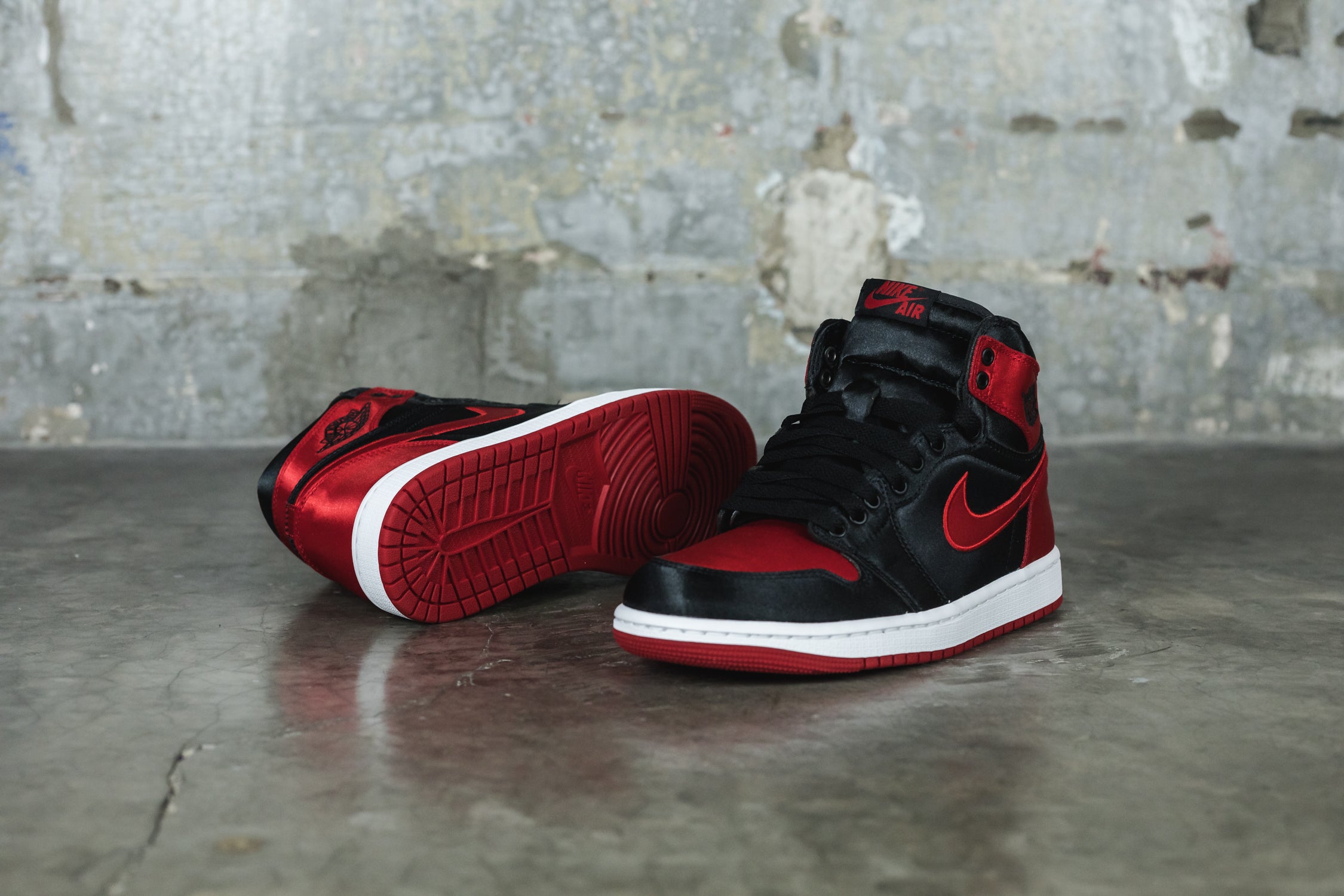 Women's Jordan 1 High OG 'Satin Bred'