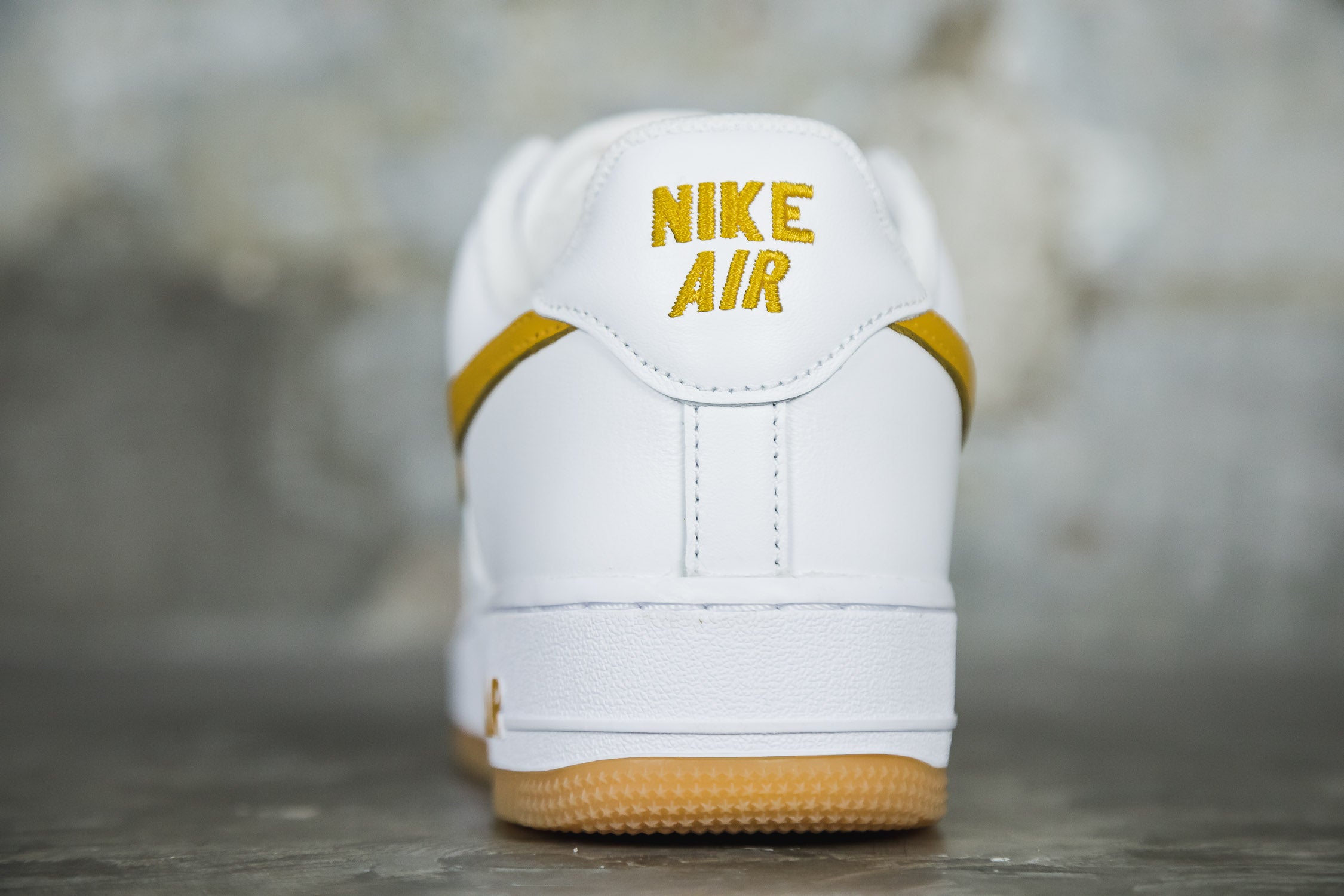 Nike Air Force 1 Low Waterproof 'University Gold' – Lust México