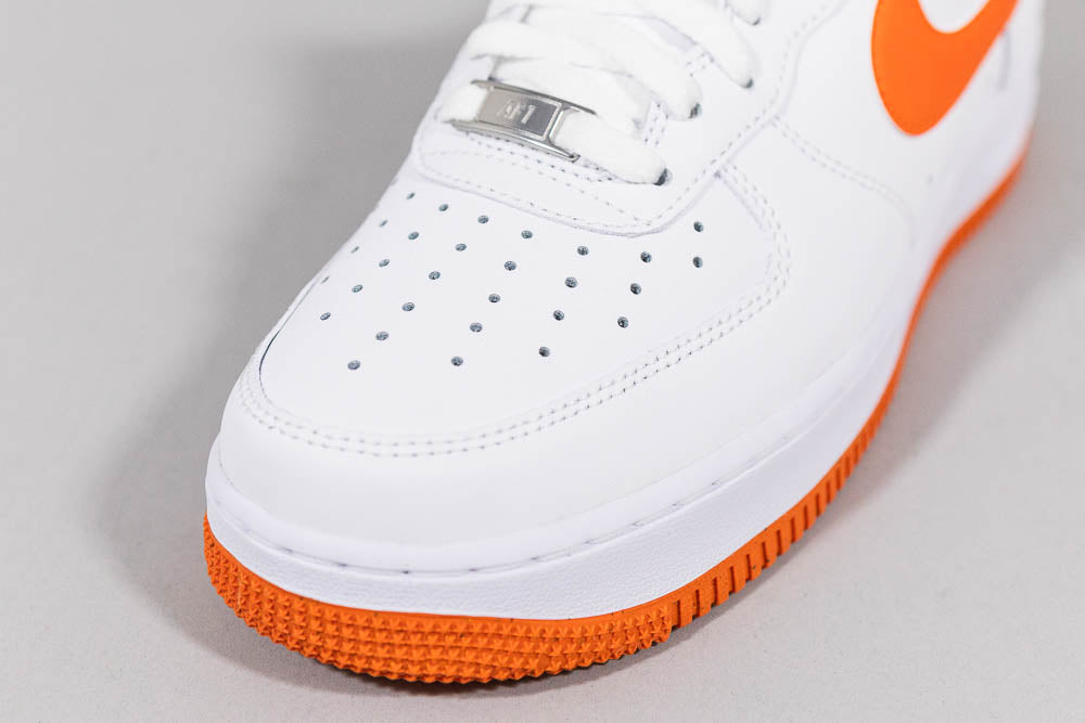 Nike Air Force 1 Low &