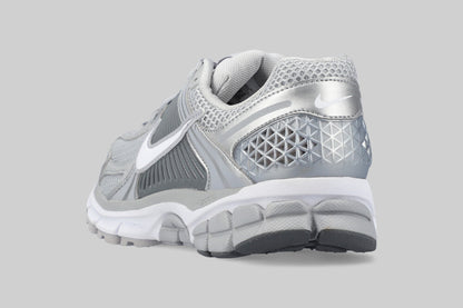 Nike Zoom Vomero 5 &