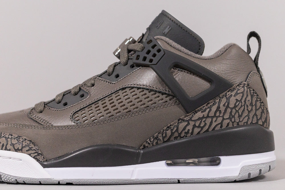 Jordan Spizike Low &