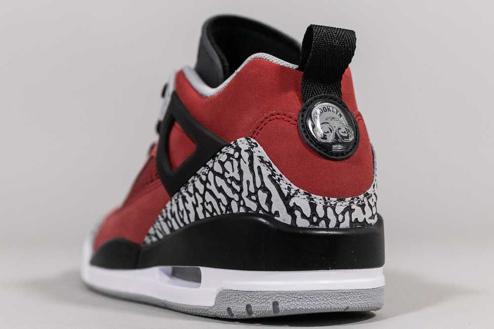 Jordan Spizike Low &