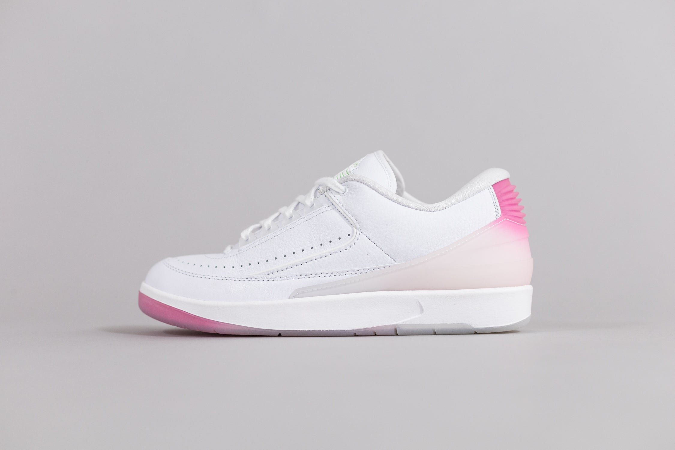 Air Jordan 2 Low &