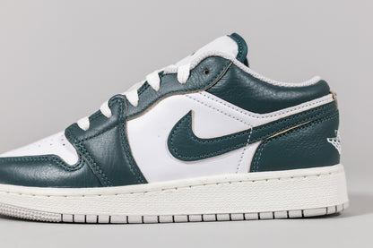 Air Jordan 1 Low SE &