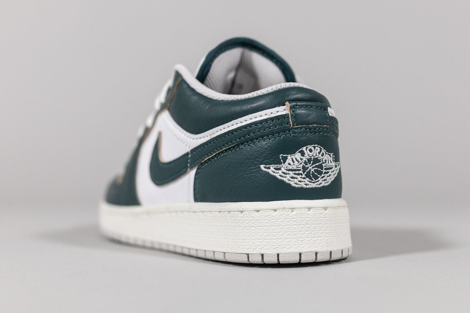 Air Jordan 1 Low SE &