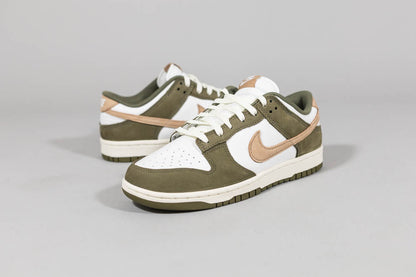 Nike Dunk Low &