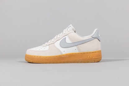 Nike Air Force 1 &