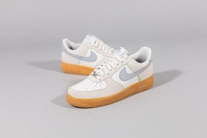 Nike Air Force 1 &