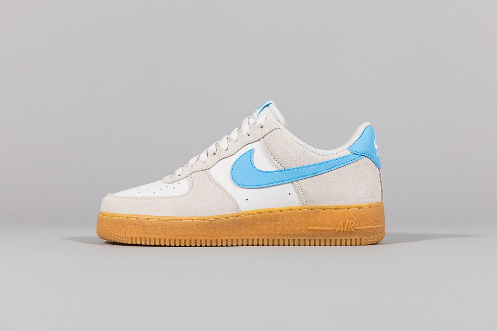 Nike Air Force 1 &