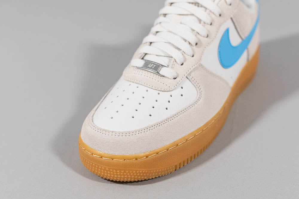 Nike Air Force 1 &