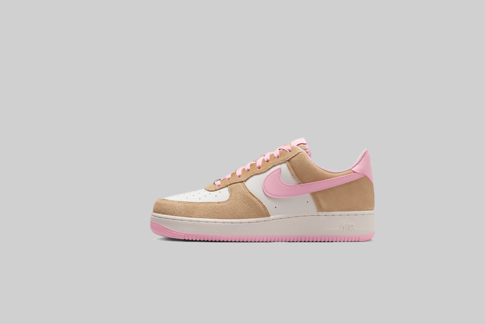 Nike Air Force 1 &