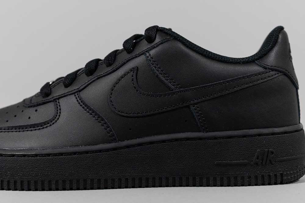 Nike Air Force 1 LE &